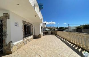 Chalet en venta en Roses photo 0