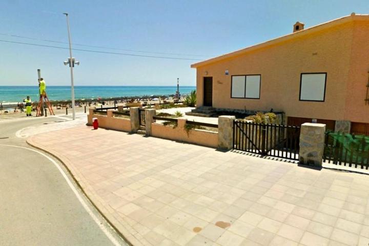 Adosada en venta en Torrevieja photo 0
