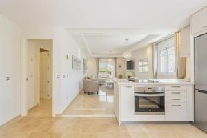 Apartamento en alquiler en Marbella, Nueva Andalucia - Aloha Royal photo 0