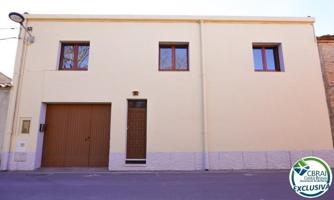 Casa en venta en Vila-sacra, Pirineo de girona photo 0