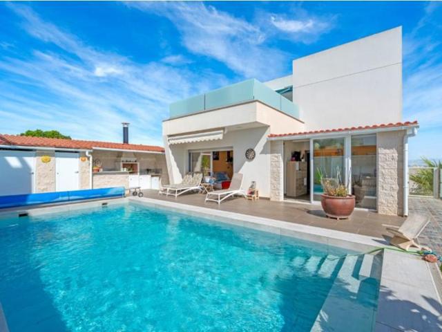 Chalet en venta en Benijofar photo 0