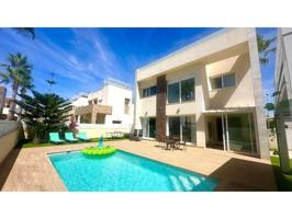 Chalet en venta en Torrevieja photo 0