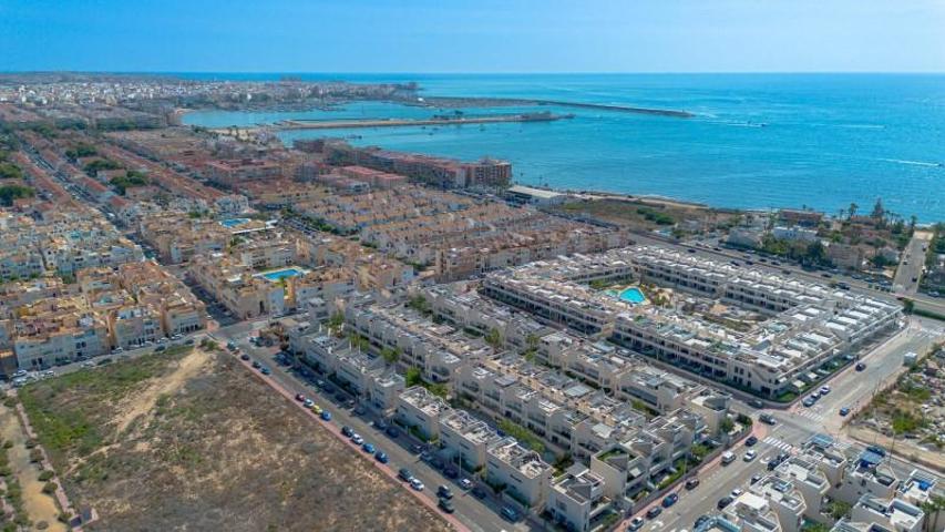 Apartamento en venta en Torrevieja photo 0