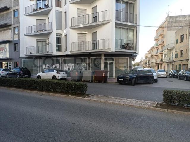 Local comercial en venta en Manacor photo 0
