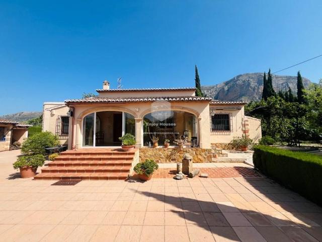 Casa con terreno en venta en Jávea-Xàbia photo 0