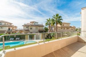 Bungalow en venta en Orihuela Costa, Punta Prima photo 0