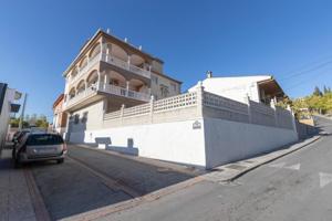 Bungalow en venta en Jun, Vega de granada zona noroeste photo 0
