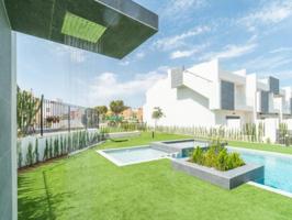 Bungalow en venta en Torrevieja photo 0