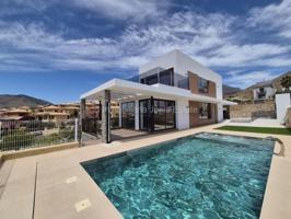 Casa con terreno en venta en Finestrat photo 0