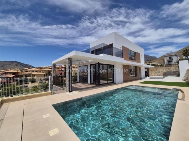 Casa con terreno en venta en Finestrat photo 0