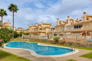 Adosada en venta en Orihuela Costa, Playa Flamenca photo 0