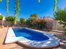Chalet en venta en Vélez-Málaga photo 0
