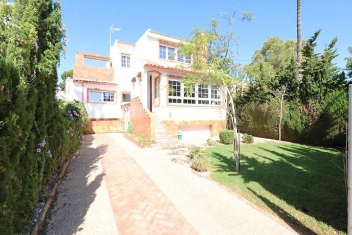 Chalet en venta en Orihuela Costa, Villamartin photo 0