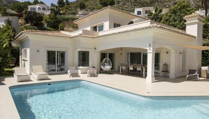 Chalet en venta en Moraira photo 0