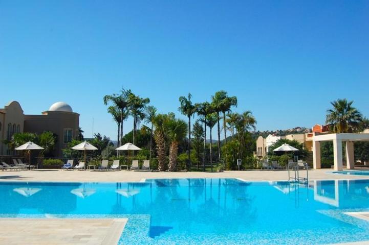 Piso en venta en Denia, La Sella Golf photo 0