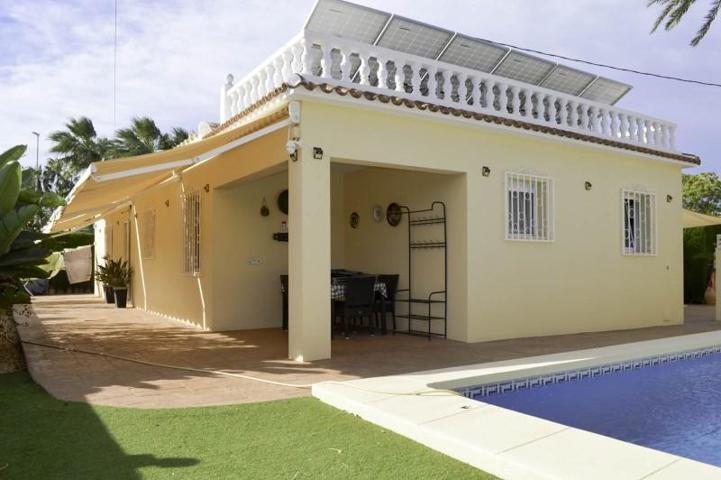 Chalet en venta en Denia photo 0