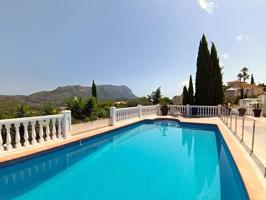 Chalet en venta en Denia, La Sella Golf photo 0