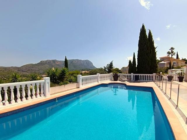 Chalet en venta en Denia, La Sella Golf photo 0