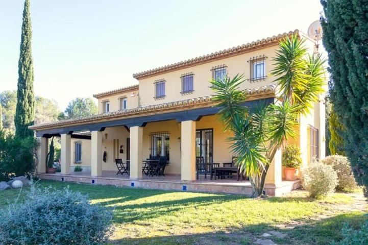 Chalet en venta en Denia photo 0