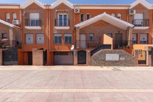 Adosada en venta en Belicena, Vega de granada zona noroeste photo 0