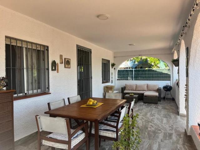 Chalet en venta en Oliva photo 0