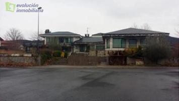Edificio en venta en Valle de Mena, Villasana de mena photo 0