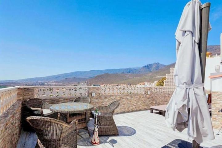 Chalet en venta en Adeje, Calle Baleares, 38660 photo 0