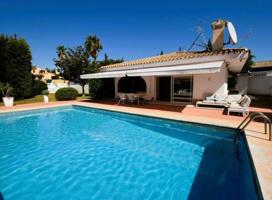 Chalet en venta en Mijas Costa photo 0