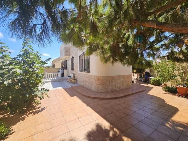 Chalet en venta en Torrevieja photo 0