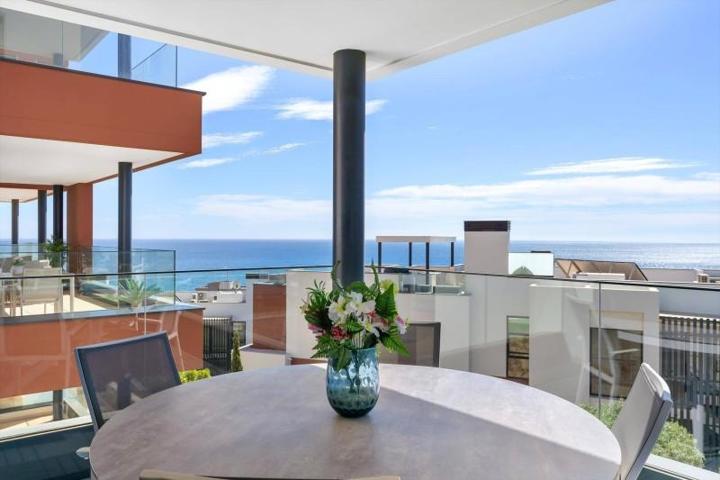 Apartamento en venta en Fuengirola, Carvajal photo 0
