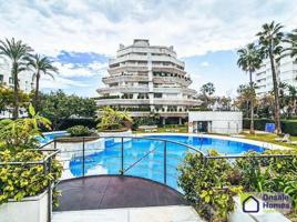 Piso en venta en Marbella, Costa del Sol Occidental-Área de Marbella photo 0