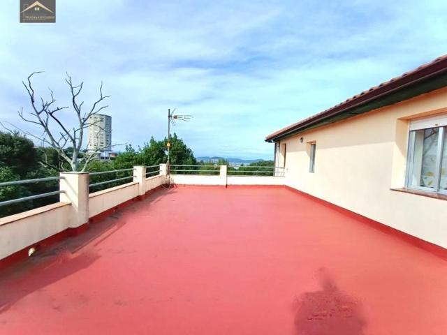 Chalet en venta en Laredo, Alto Laredo photo 0