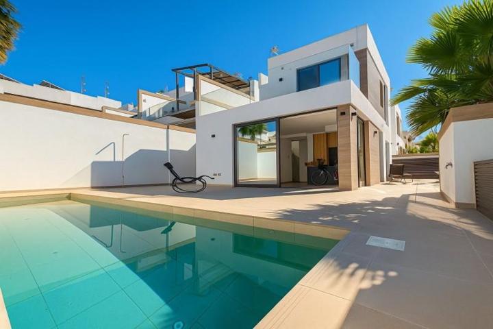 Chalet en venta en Benijofar photo 0
