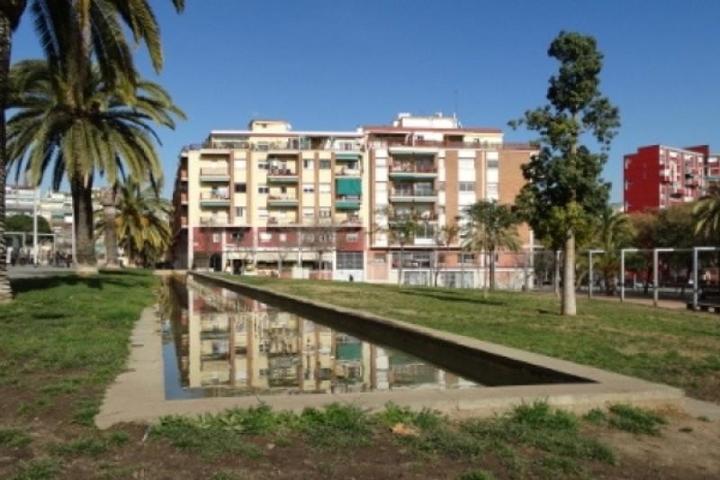 Edificio en venta en Barcelona, Barcelona photo 0