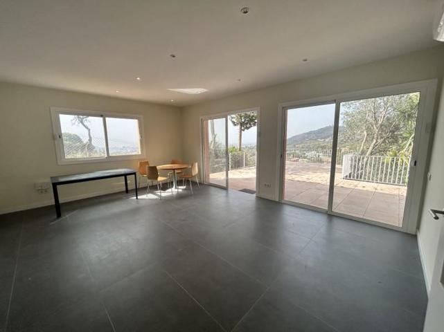 Casa en venta en Barcelona, Barcelona photo 0