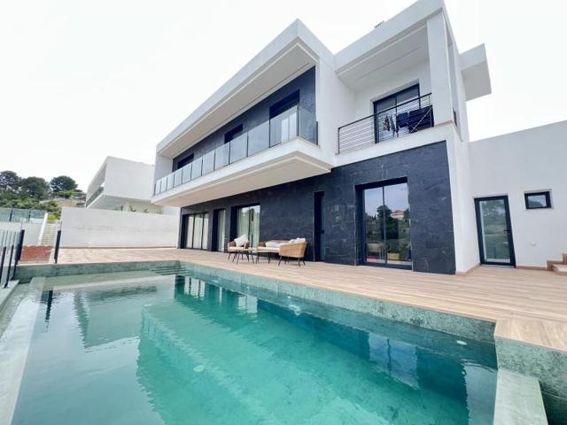 Casa en venta en Alzira photo 0