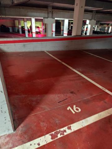 Parking en alquiler en Badalona, Bonavista photo 0