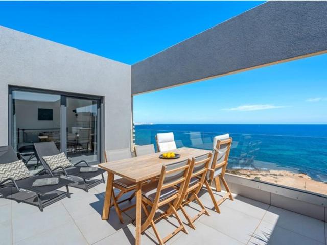 Apartamento en venta en Torrevieja photo 0