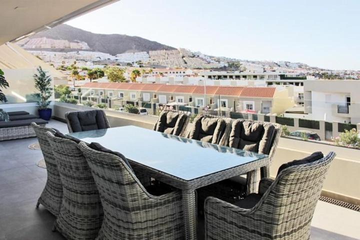 Apartamento en venta en Adeje, Calle el Peralillo, 38660 photo 0