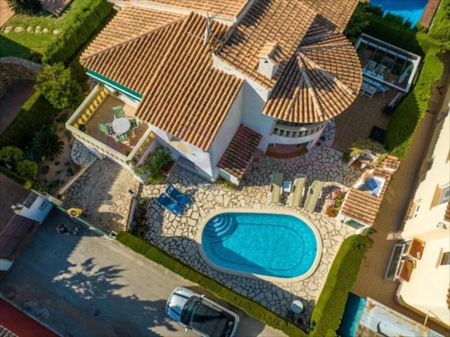 Chalet en venta en Denia, El Montgó photo 0