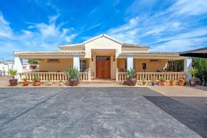 Chalet en venta en Almoradi, Comunidad valenciana photo 0