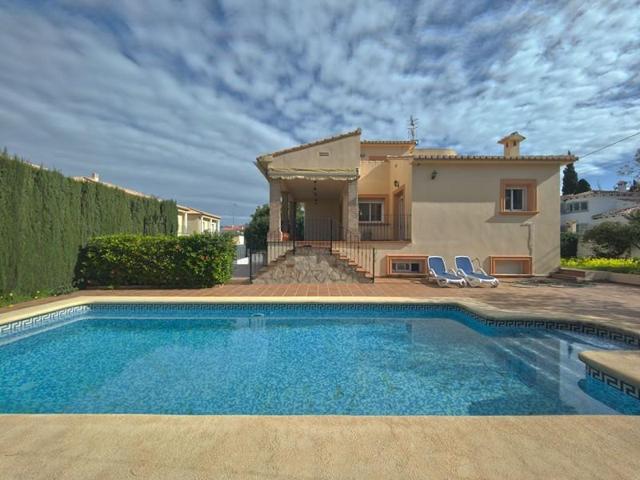 Chalet en venta en Denia photo 0