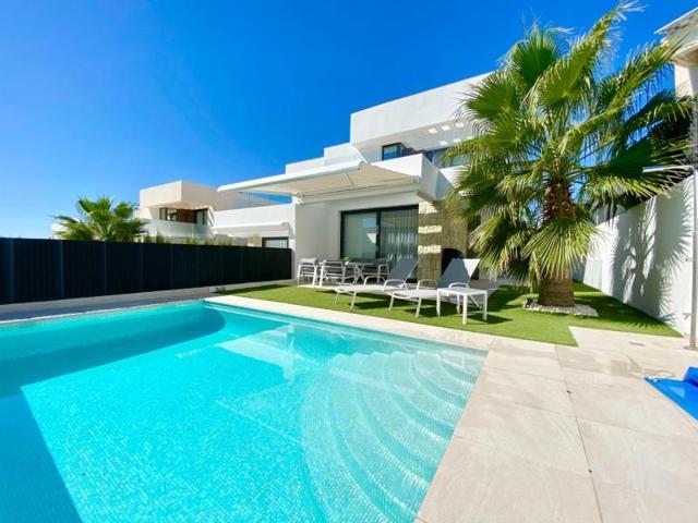 Bungalow en venta en Finestrat, Sierra cortina photo 0