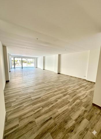 Local comercial en alquiler en Calvia, Magaluf photo 0