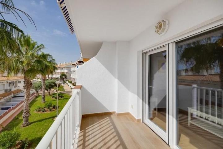 Apartamento en venta en Orihuela Costa, Campoamor photo 0