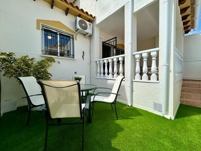 Casa en venta en Orihuela, Urbanización Perla del Mar photo 0