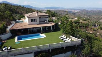 Casa con terreno en venta en Monda, South of spain photo 0