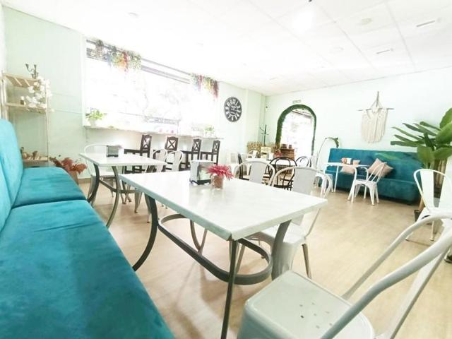 Local comercial en alquiler en Valencia, Tres Forques photo 0