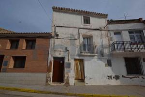 Adosada en venta en Lucena de Jalón, La Muela-Valdejalón photo 0