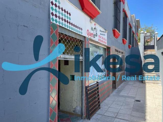 Local comercial en venta en Bormujos, Centro photo 0